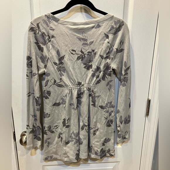 Maternity top - Picture 2 of 4